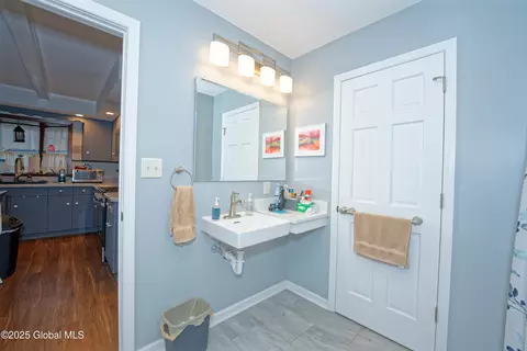 1146 Keyes Ave, Schenectady, NY 12309 photo 32