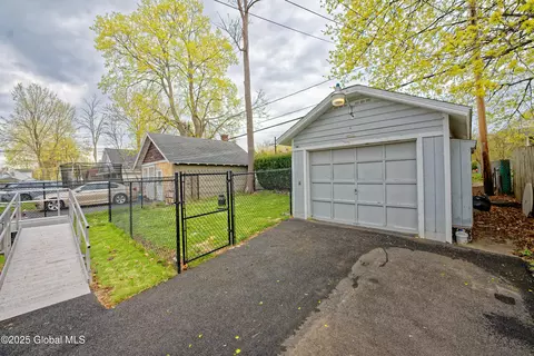 1146 Keyes Ave, Schenectady, NY 12309 photo 10