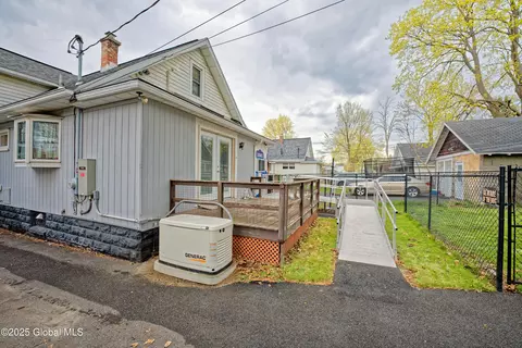 1146 Keyes Ave, Schenectady, NY 12309 photo 9