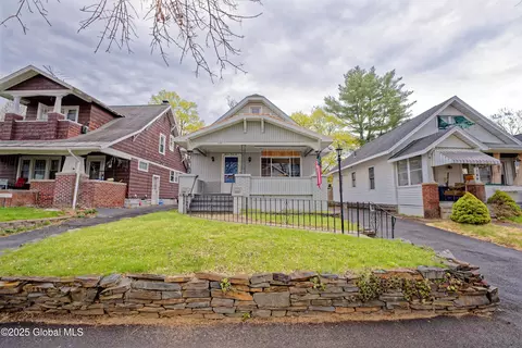 1146 Keyes Ave, Schenectady, NY 12309