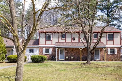 26 Queens Way, Queensbury, NY 12804