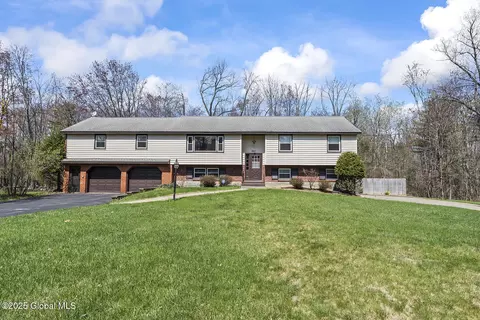 263 Elm Ave E, Selkirk, NY 12158