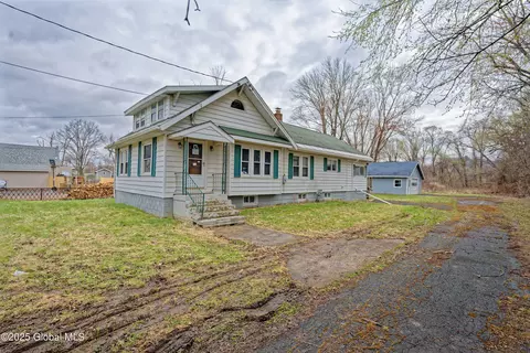 387 Hudson River Rd, Waterford, NY 12188
