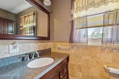 2781 Maida Ln, Schenectady, NY 12306 photo 16