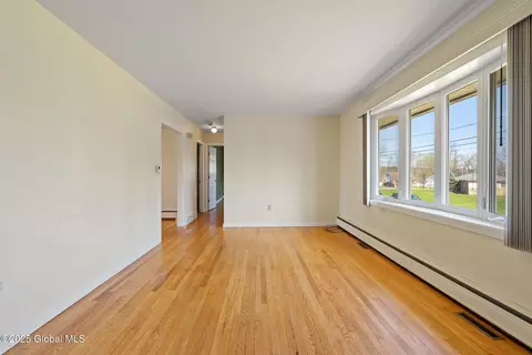 2781 Maida Ln, Schenectady, NY 12306 photo 6