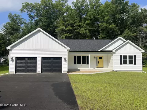107 Potter Rd, Gansevoort, NY 12831
