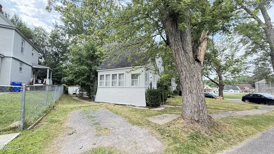 Other - 3 Hayes Pl, Amsterdam, NY 12010 photo 7 of 8