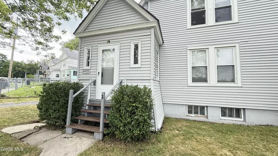 Other - 3 Hayes Pl, Amsterdam, NY 12010 photo 2 of 8