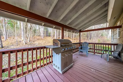 Exterior - 689 Gordon Rd, Schenectady, NY 12306 photo 6 of 6