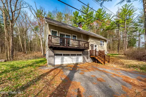 Exterior - 689 Gordon Rd, Schenectady, NY 12306 photo 2 of 6