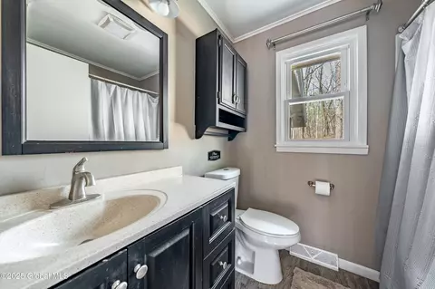 Bath - 689 Gordon Rd, Schenectady, NY 12306 photo 1 of 1