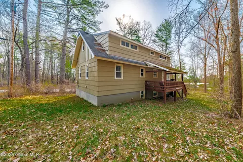Exterior - 689 Gordon Rd, Schenectady, NY 12306 photo 4 of 6