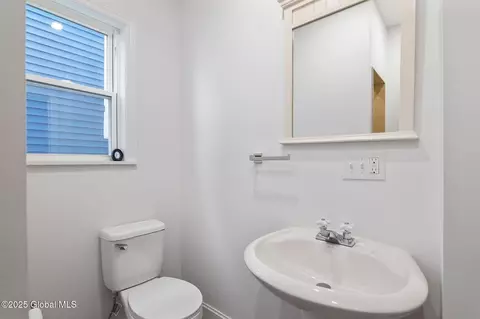 Bath - 623 Seneca St, Schenectady, NY 12308 photo 3 of 5