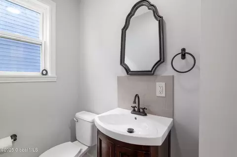 Bath - 623 Seneca St, Schenectady, NY 12308 photo 5 of 5