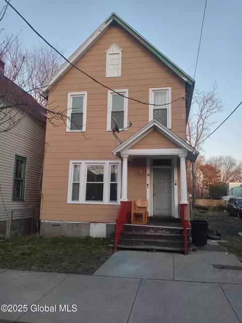 9 N Manning Blvd, Albany, NY 12206
