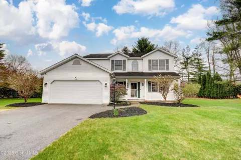 17 Sweetbriar Dr, Wilton, NY 12831