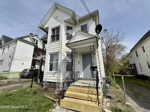 25-27 Caroline St, Amsterdam, NY 12010