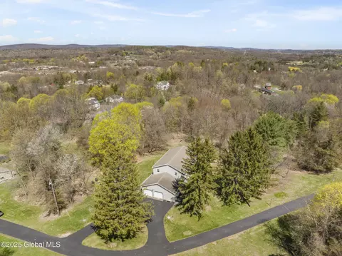 27 Aaron Dr, Catskill, NY 12414 photo 2