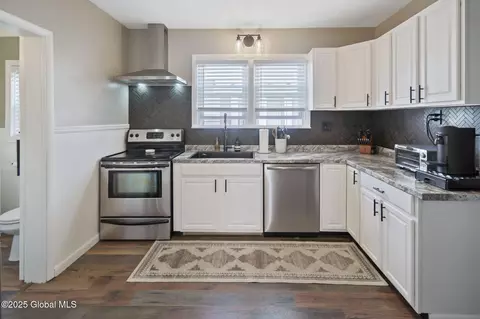 Kitchen - 1051 Keyes Ave, Schenectady, NY 12309 photo 2 of 3