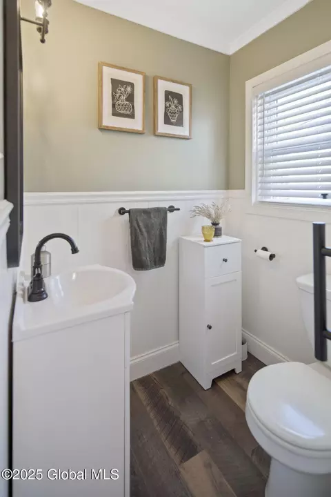 Bath - 1051 Keyes Ave, Schenectady, NY 12309 photo 1 of 3