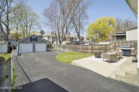 Exterior - 1051 Keyes Ave, Schenectady, NY 12309 photo 4 of 6