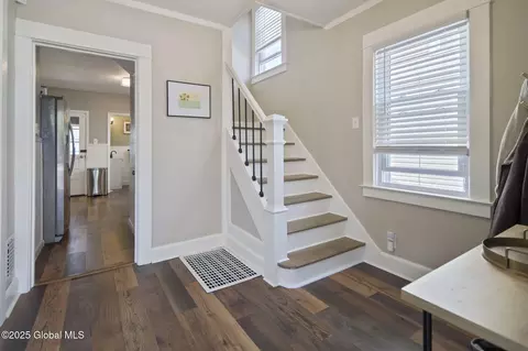 Entry Way - 1051 Keyes Ave, Schenectady, NY 12309 photo 1 of 2
