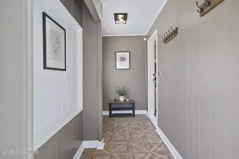 Entry Way - 1051 Keyes Ave, Schenectady, NY 12309 photo 2 of 2