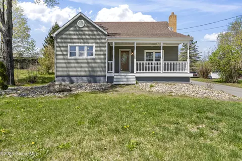 19 Champlain Rd, Stillwater, NY 12170