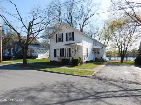8 Riverview St, South Glens Falls, NY 12803