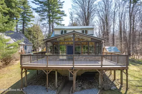 1209 Dam Rd, Broadalbin, NY 12025