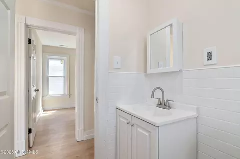 Entry Way - 5 Barney St, Schenectady, NY 12307 photo 7 of 10