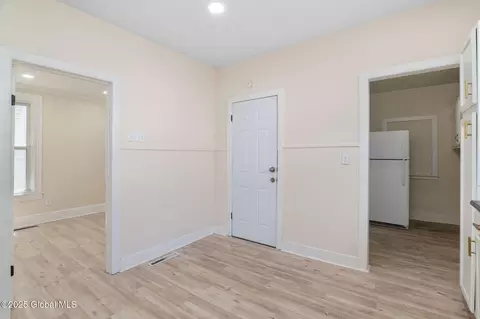 Entry Way - 5 Barney St, Schenectady, NY 12307 photo 2 of 10