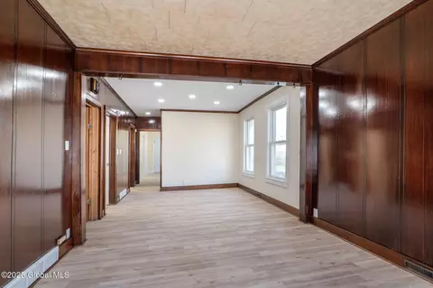 Living - 5 Barney St, Schenectady, NY 12307 photo 2 of 7