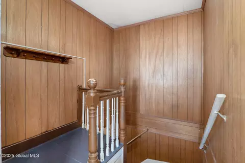 Entry Way - 5 Barney St, Schenectady, NY 12307 photo 5 of 10