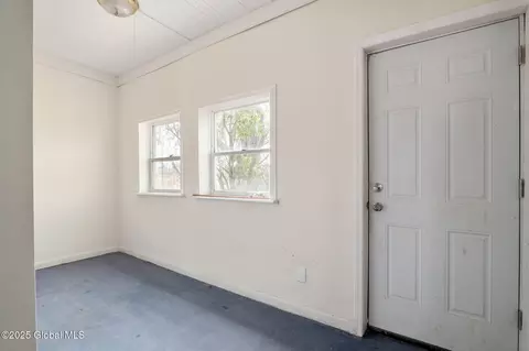 Entry Way - 5 Barney St, Schenectady, NY 12307 photo 4 of 10