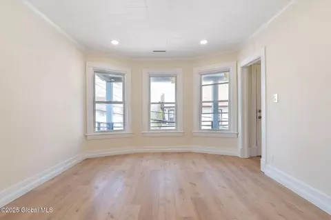 Living - 5 Barney St, Schenectady, NY 12307 photo 4 of 7