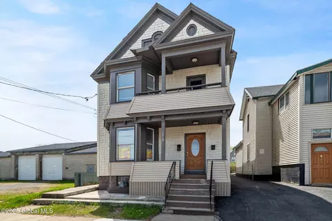 1218 Albany St, Schenectady, NY 12304