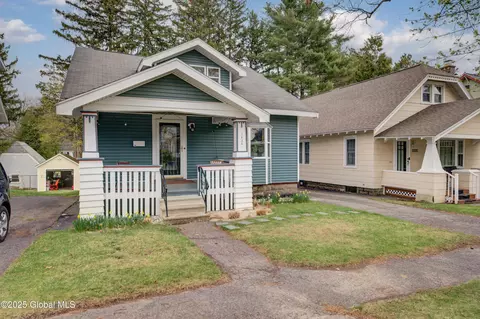 1436 Baker Ave, Niskayuna, NY 12309