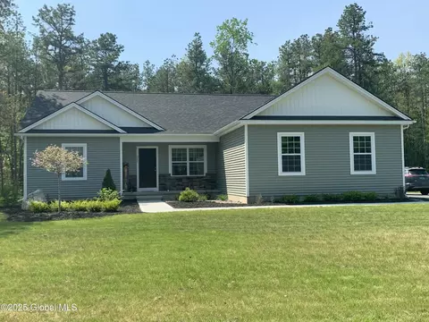347 Luzerne Rd, Queensbury, NY 12804