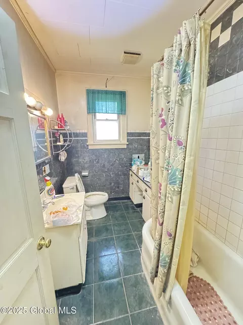 36 Northern Dr, Troy, NY 12182 photo 17
