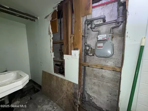 36 Northern Dr, Troy, NY 12182 photo 28