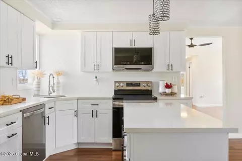 Kitchen - 113 Archer Dr, Cobleskill, NY 12043 photo 3 of 5