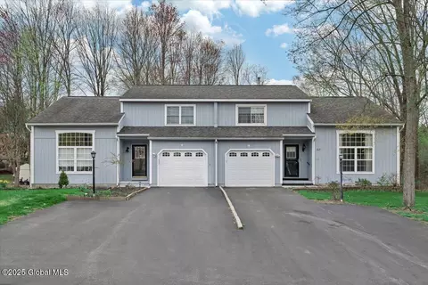 50 Glenbrook Ct, Clifton Park, NY 12065