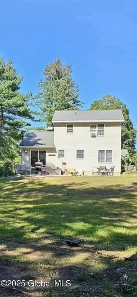 100 Glenning Ln, Schenectady, NY 12303