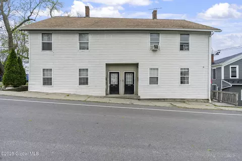 49-51 Mansion St, Coxsackie, NY 12051