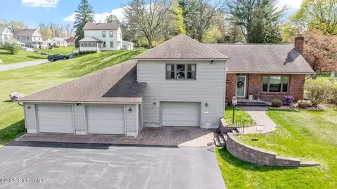 27 Van Dyke Ave, Amsterdam, NY 12010