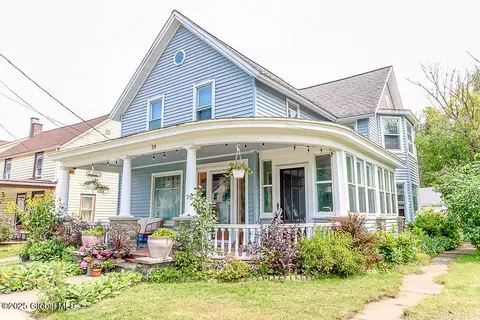 34 Elm St, Nassau, NY 12123