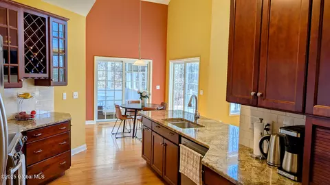 17 Stone Crest Dr, Mechanicville, NY 12118 photo 8