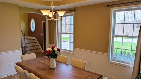 17 Stone Crest Dr, Mechanicville, NY 12118 photo 11