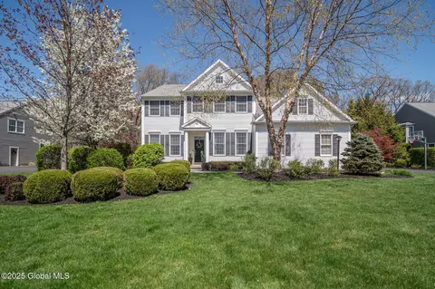 36 Farmview Ln, Waterford, NY 12188